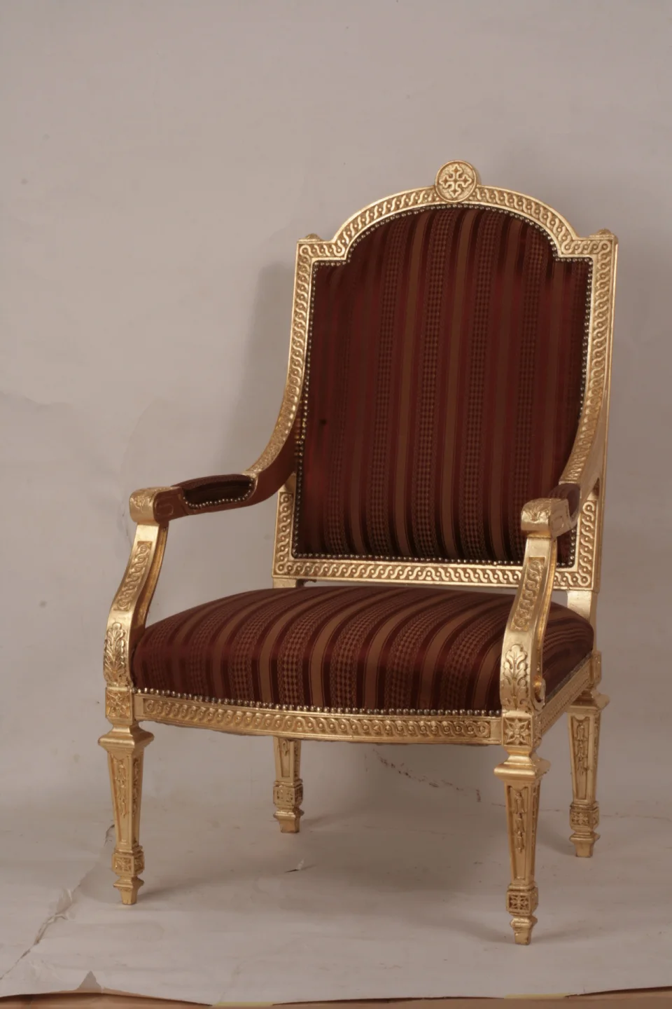 صورة من أعمال CAT Egypt — الأثاث — Louis XVI