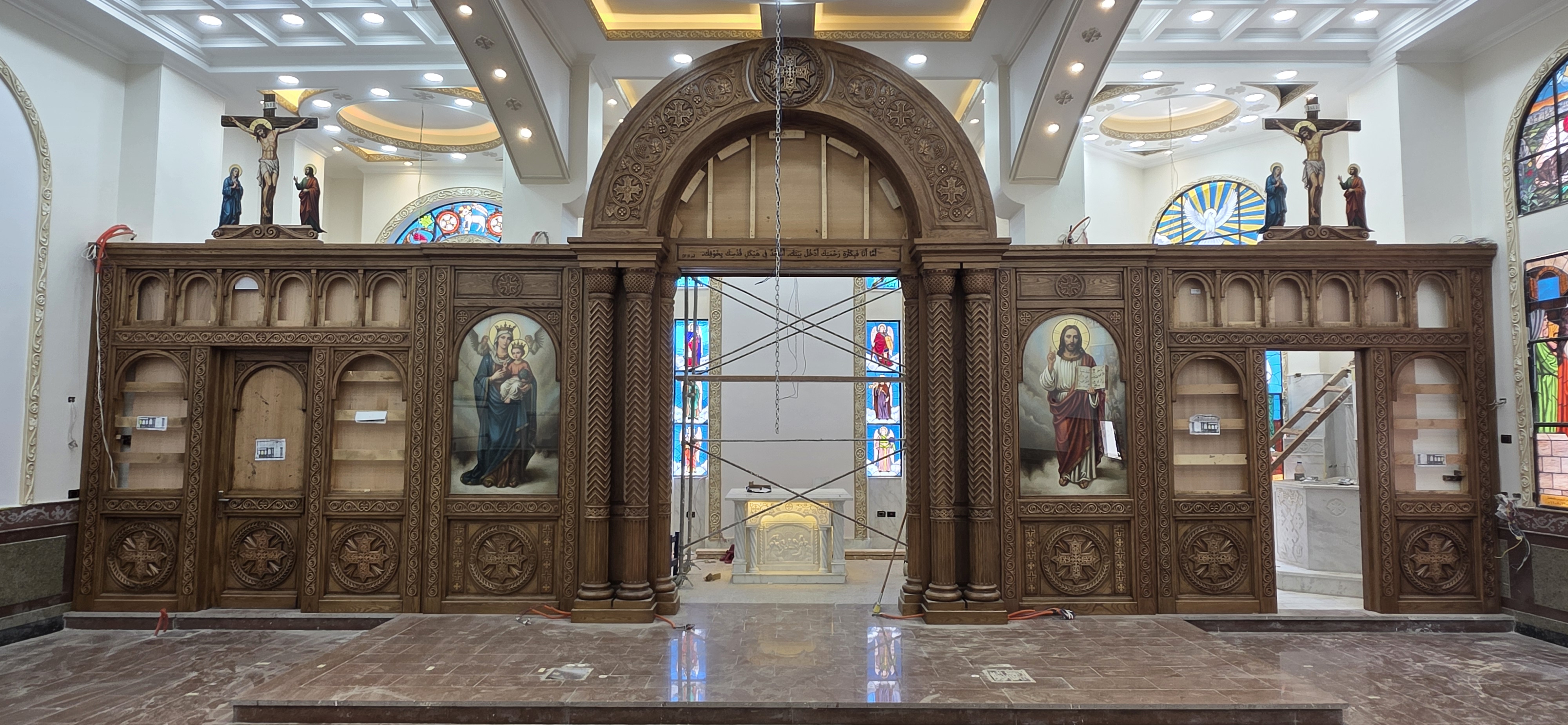 Fashn - Mary Luca — church woodwork — view 1