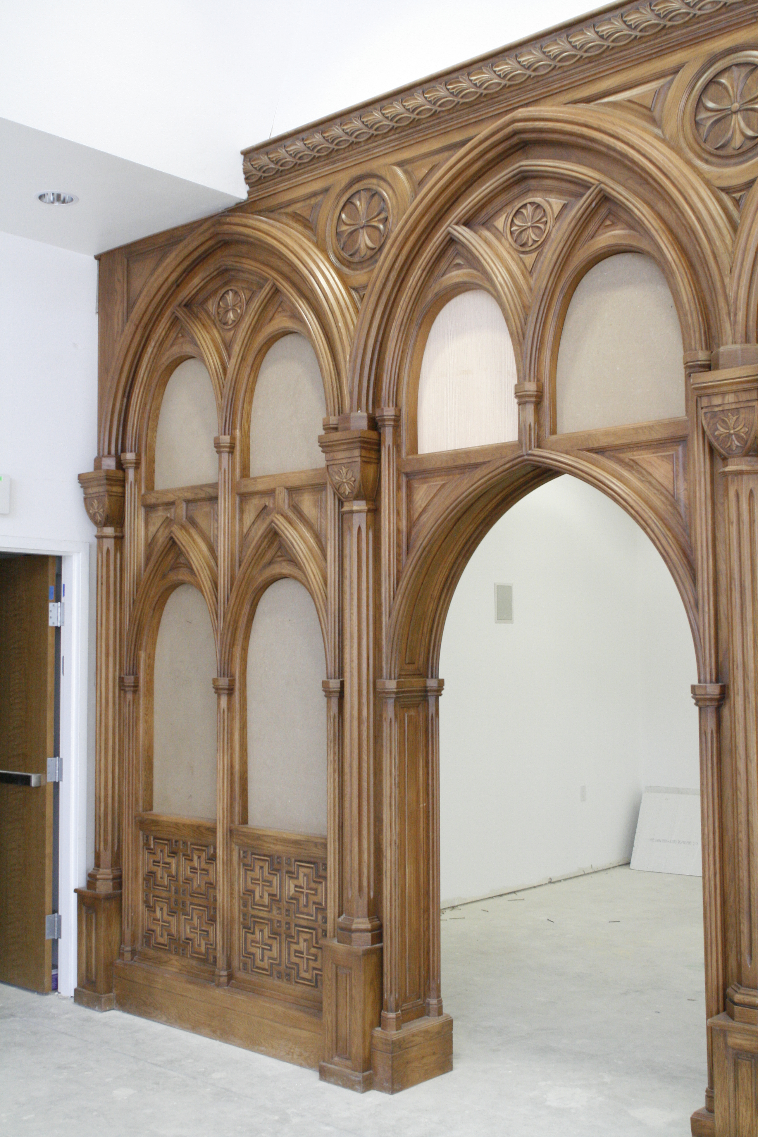 Los Angeles — church woodwork — view 13