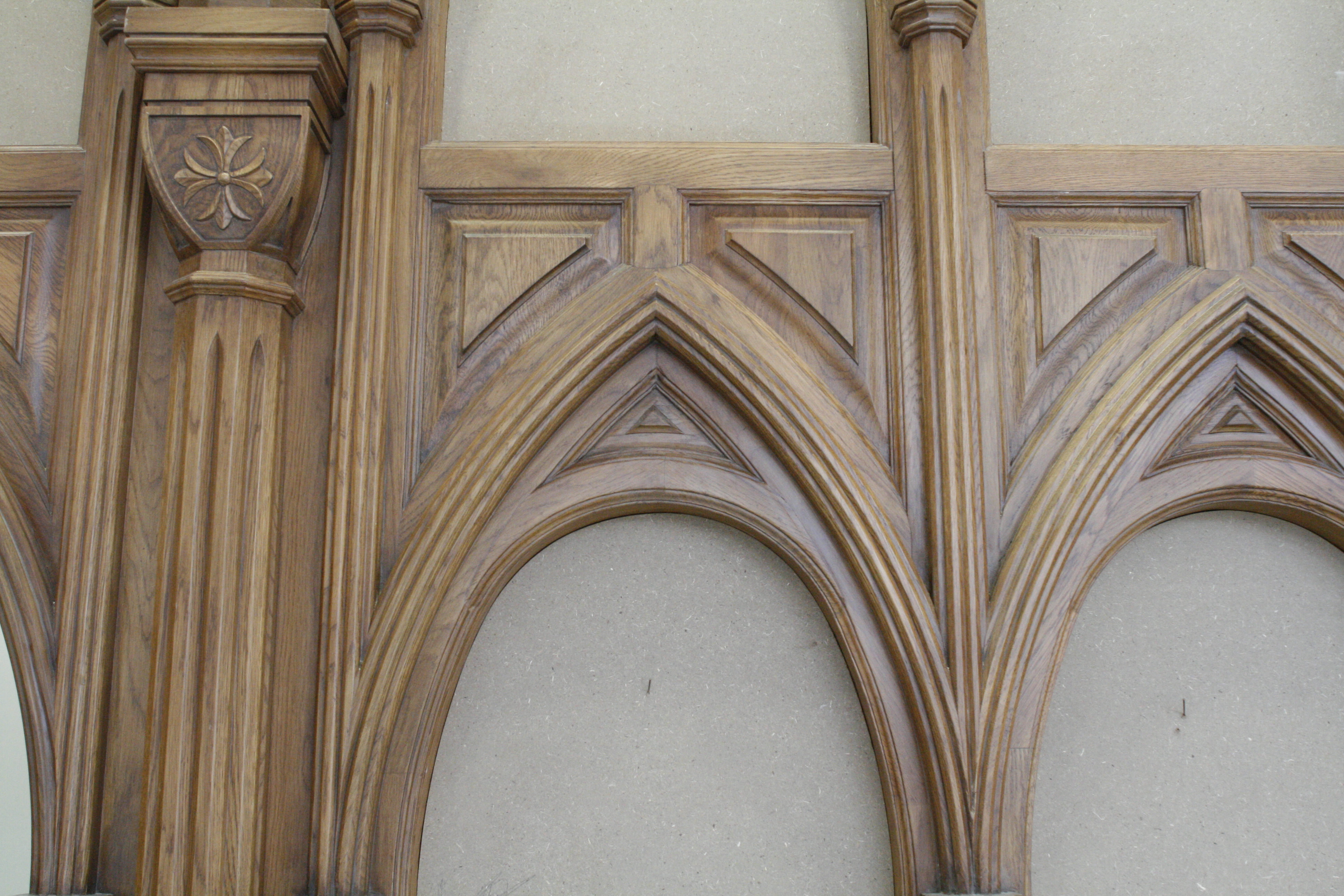 Los Angeles — church woodwork — view 14